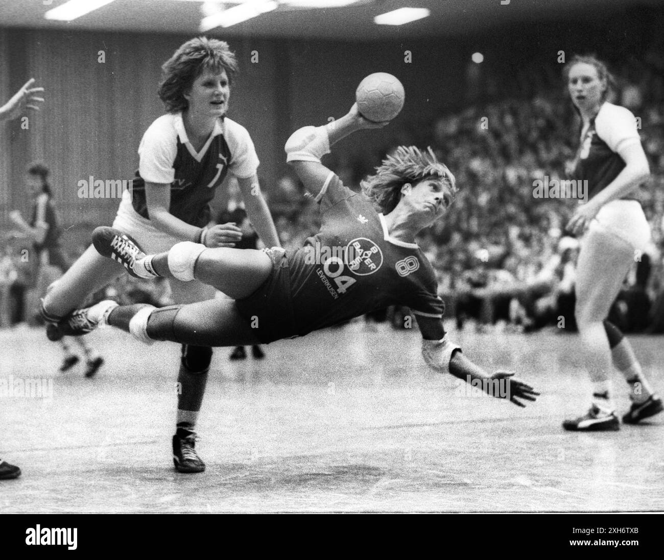 Handball féminin , finale du Championnat d'Allemagne : Bayer 04 Leverkusen - TV Lützellinden à Gummersbach / 06.05.1984 / Champion d'Allemagne Bayer 04 Leverkusen. Faire correspondre l'image. [traduction automatique] Banque D'Images