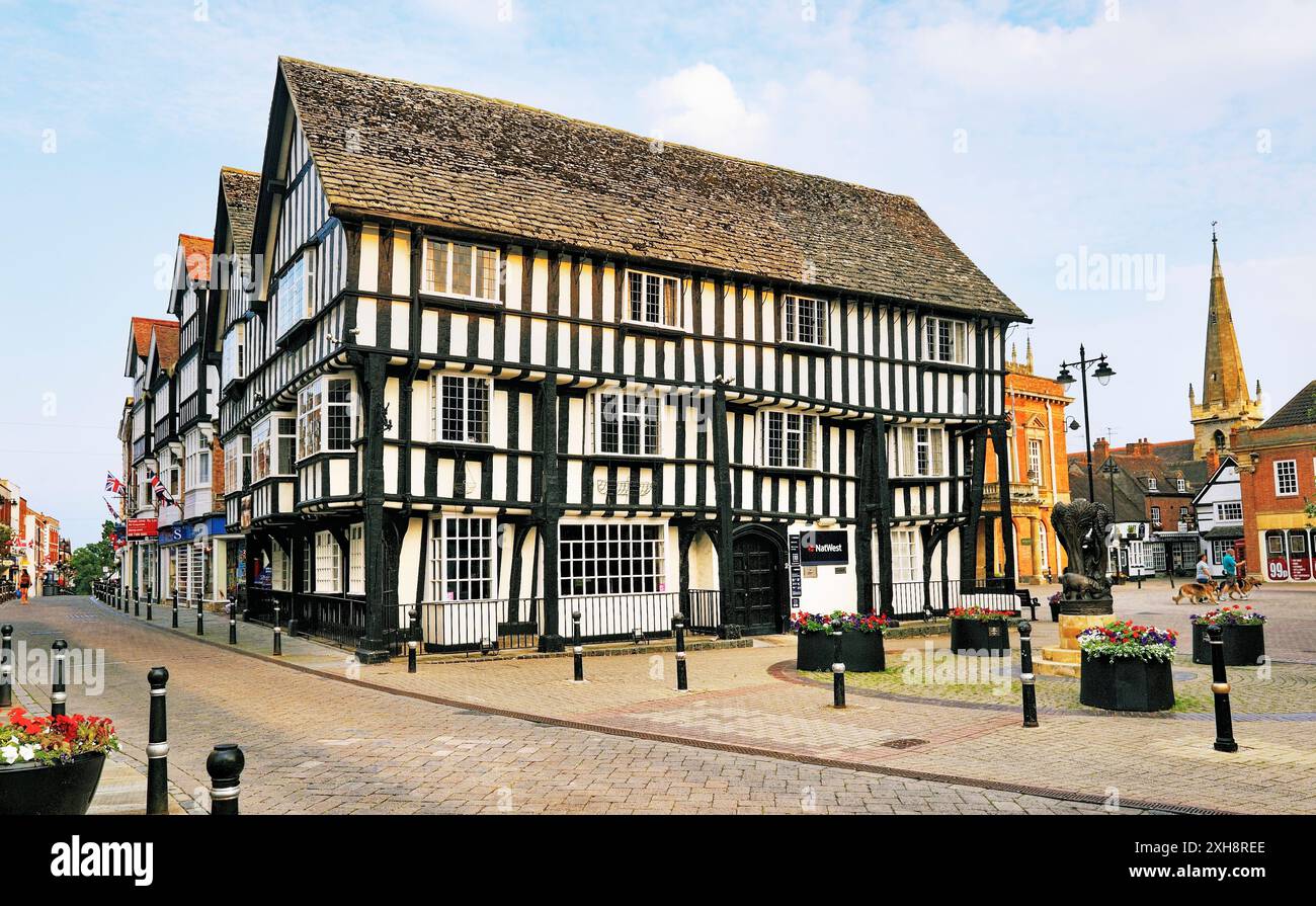 La maison ronde sur la rue Bridge, à la ville de Evesham, Worcestershire, Angleterre. 15 C half-timbered merchant's house Banque D'Images