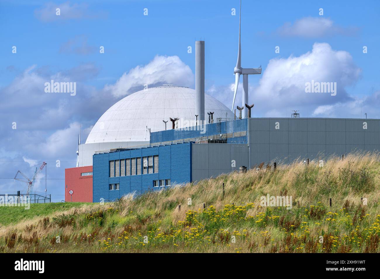 Centrale nucléaire de Borssele avec réacteur à eau sous pression (PWR), seule centrale nucléaire pour la production d'électricité aux pays-Bas à Zeeland Banque D'Images Centrale nucléaire de Borssele avec réacteur à eau sous pression (PWR), seule centrale nucléaire pour la production d'électricité aux pays-Bas à Zeeland Banque D'Images