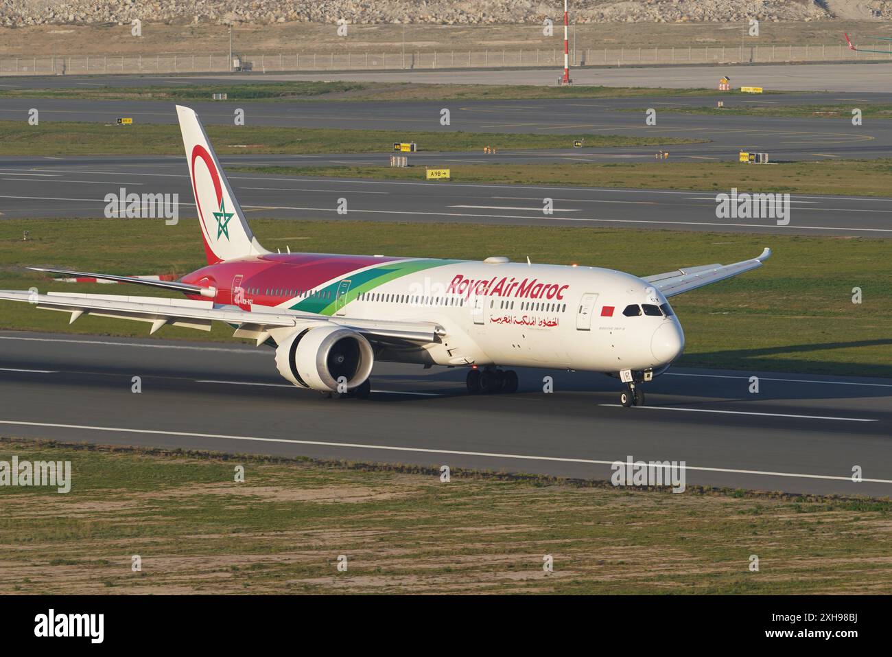 ISTANBUL, TURKIYE - 05 NOVEMBRE 2022 : Boeing 787-9 (65558) Royal Air Maroc débarquant à l'aéroport international d'Istanbul Banque D'Images