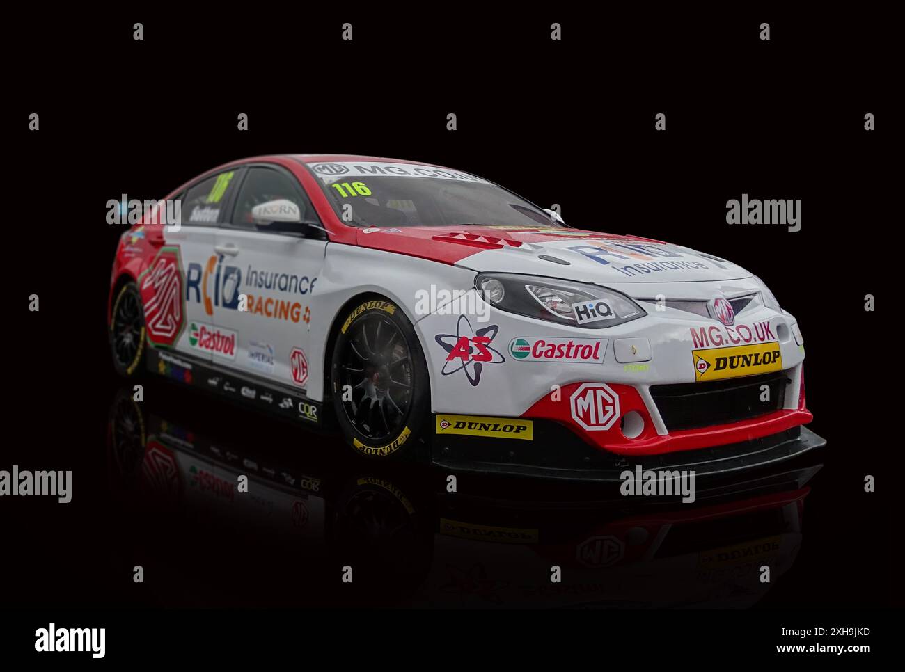 Voiture de course MG MG6 BTCC Ash Sutton Banque D'Images