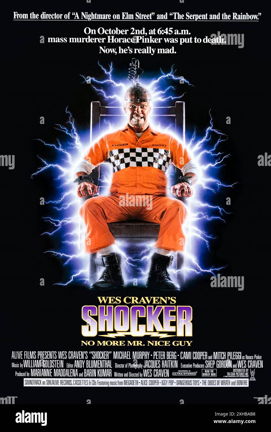 Shocker (1989) réalisé par Wes Craven avec Michael Murphy, Mitch Pileggi et John Tesh. Après avoir été envoyé sur la chaise électrique, un tueur en série utilise l'électricité pour revenir des morts et exercer sa vengeance sur le joueur de football qui l'a livré à la police. Photographie d'une affiche originale américaine d'une feuille de 1989 ***USAGE ÉDITORIAL SEULEMENT***. Crédit : BFA / TriStar Pictures Banque D'Images