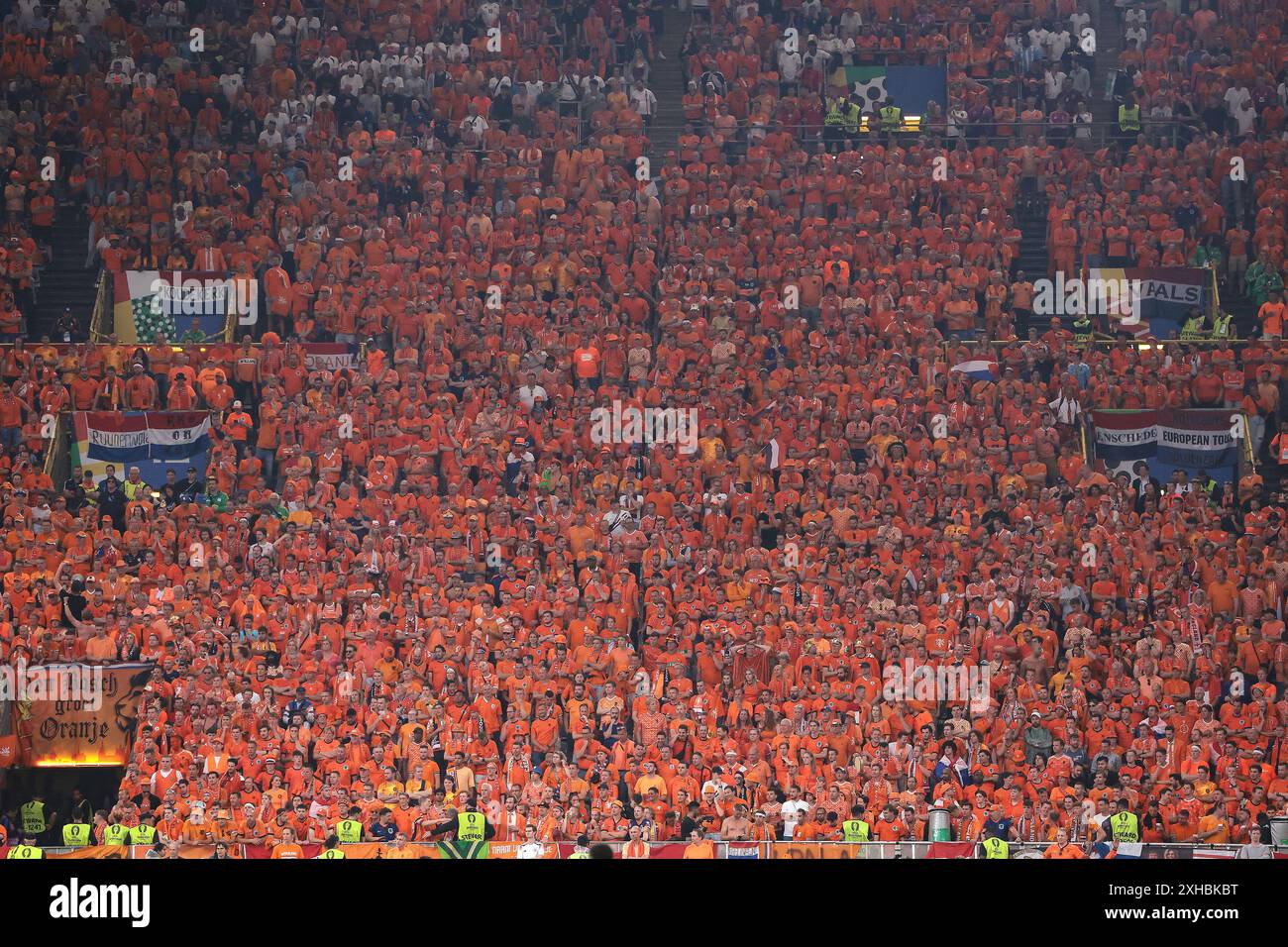 Dortmund, Allemagne, 10 juillet 2024. Fans des pays-Bas lors de la demi-finale des Championnats d'Europe de l'UEFA au BVB Stadion, Dortmund. Le crédit photo devrait se lire : Jonathan Moscrop / Sportimage Banque D'Images