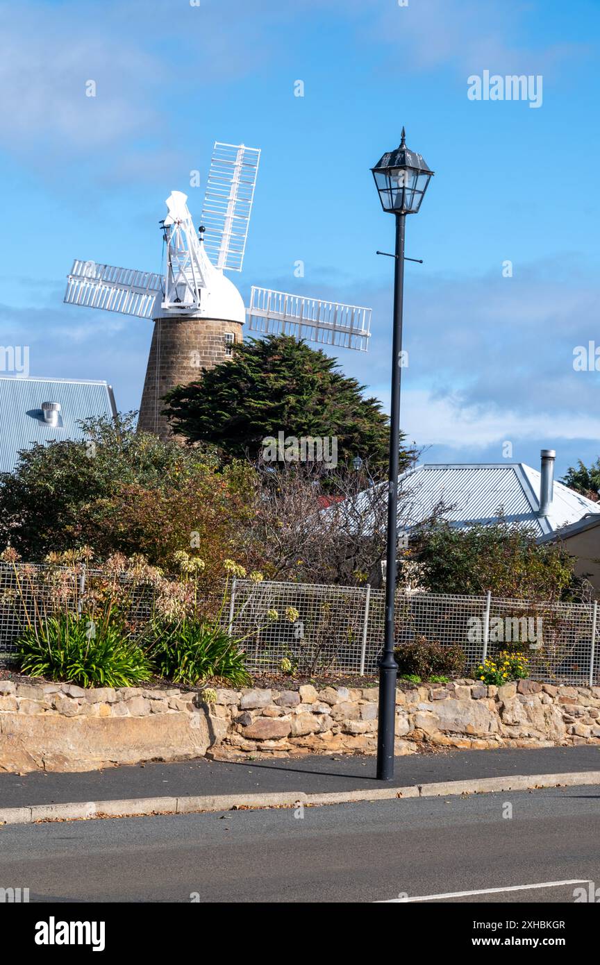 Le moulin de Callington a été construit en 1837 à Oatlands, Tasmanie, Australie. Le moulin de 15 mètres de haut a été construit par l'anglais John Vincent basé sur sa conception Banque D'Images