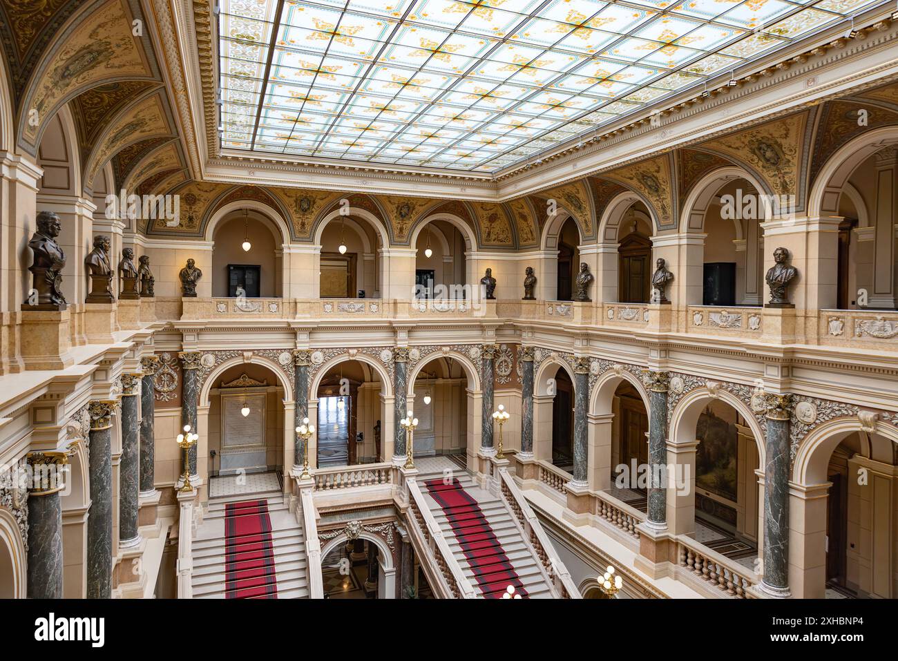 Prague, République tchèque - 26 mai 2024 : à l'intérieur du Musée national de Prague, un musée public dédié à la collection scientifique et historique naturelle Banque D'Images