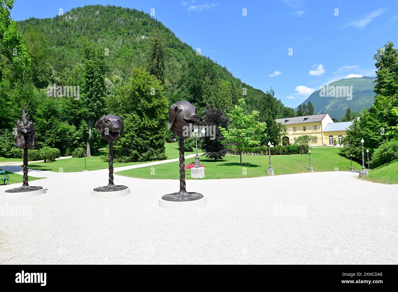 Bad Ischl, haute-Autriche, Autriche. Exposition ai Weiwei dans le Kaiserpark à Bad Ischl. Bronzes monumentaux d'ai Weiwei 'cercle des animaux/têtes de zodiaque Banque D'Images