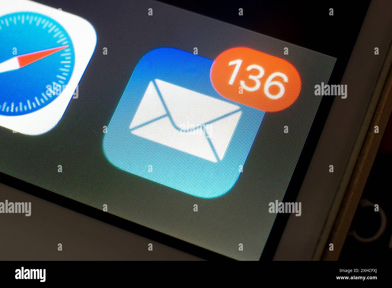 OSTRAVA, RÉPUBLIQUE TCHÈQUE - 2 AOÛT 2023 : icône de l'application mobile principale Apple sur le smartphone iPhone iOS Banque D'Images