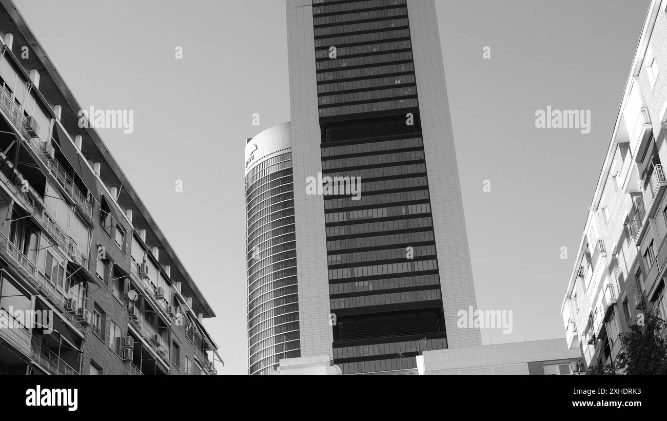 Madrid, Espagne. 13 juillet 2024. Vue de la Torre Cepsa sur le Paseo de la Castellana à Madrid, dans le complexe financier des 4 tours. 13 juillet 2024 en Espagne (photo par Oscar Gonzalez/Sipa USA) crédit : Sipa USA/Alamy Live News Banque D'Images