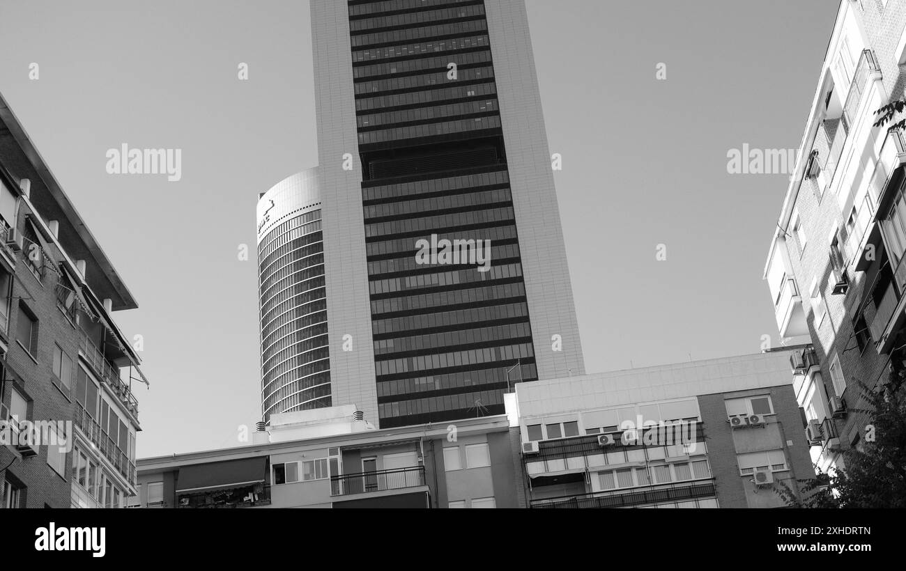 Madrid, Espagne. 13 juillet 2024. Vue de la Torre Cepsa sur le Paseo de la Castellana à Madrid, dans le complexe financier des 4 tours. 13 juillet 2024 en Espagne (photo par Oscar Gonzalez/Sipa USA) crédit : Sipa USA/Alamy Live News Banque D'Images