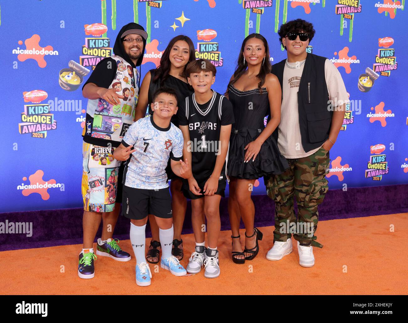 Santa Monica, États-Unis. 13 juillet 2024. Vincent carter, Lexi carter, Chase carter, Mike carter, Samantha carter, et Shawn carter de FGTeeV assistent aux Nickelodeon's Kids' Choice Awards 2024 au Barker Hangar à Santa Monica le samedi 13 juillet 2024. Photo de Greg Grudt/UPI crédit : UPI/Alamy Live News Banque D'Images