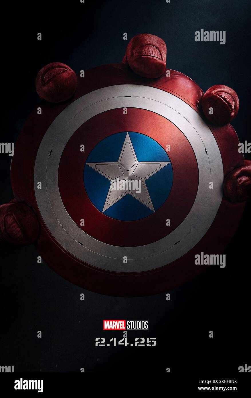 Captain America : Brave New World (2023) réalisé par Julius Onah et mettant en vedette Liv Tyler, Harrison Ford et Giancarlo Esposito. Après avoir rencontré le président américain nouvellement élu Thaddeus Ross, Sam se retrouve au milieu d'un incident international et doit travailler pour arrêter les vrais cerveaux derrière lui. Affiche teaser US ***USAGE ÉDITORIAL SEULEMENT***. Crédit : BFA / Walt Disney Studios Banque D'Images