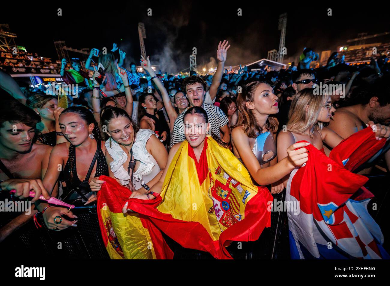Split, Croatie. 14 juillet 2024. Les Revellers dansent alors que DJ W&W se produit lors de la deuxième journée de l'Ultra Europe Music Festival 2024 au Park Mladezi à Split, Croatie, le 14 juillet 2024. Photo : Zvonimir Barisin/PIXSELL crédit : Pixsell/Alamy Live News Banque D'Images