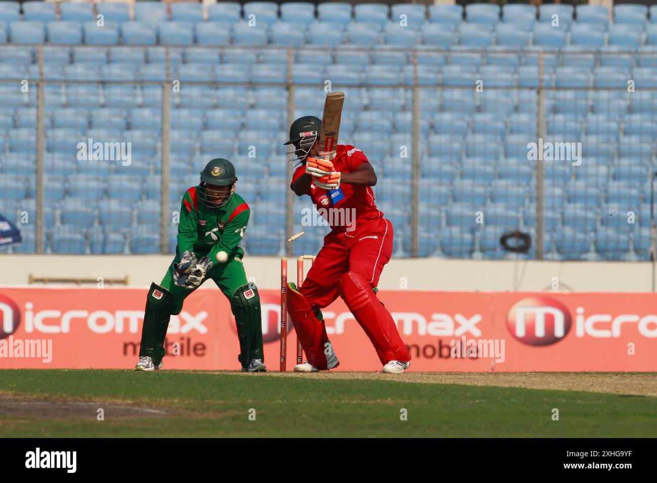 Bangladesh-Zimbabwe premier match international d'une journée (ODI) de cinq séries de matchs au stade national de cricket Sher-e-Bangla à Mirpur, Dhaka, Banglade Banque D'Images