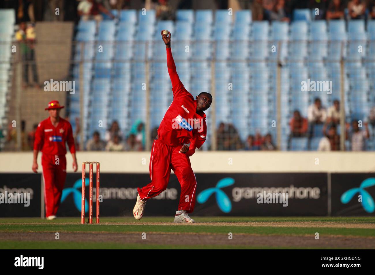 Bangladesh-Zimbabwe premier match international d'une journée (ODI) de cinq séries de matchs au stade national de cricket Sher-e-Bangla à Mirpur, Dhaka, Banglade Banque D'Images