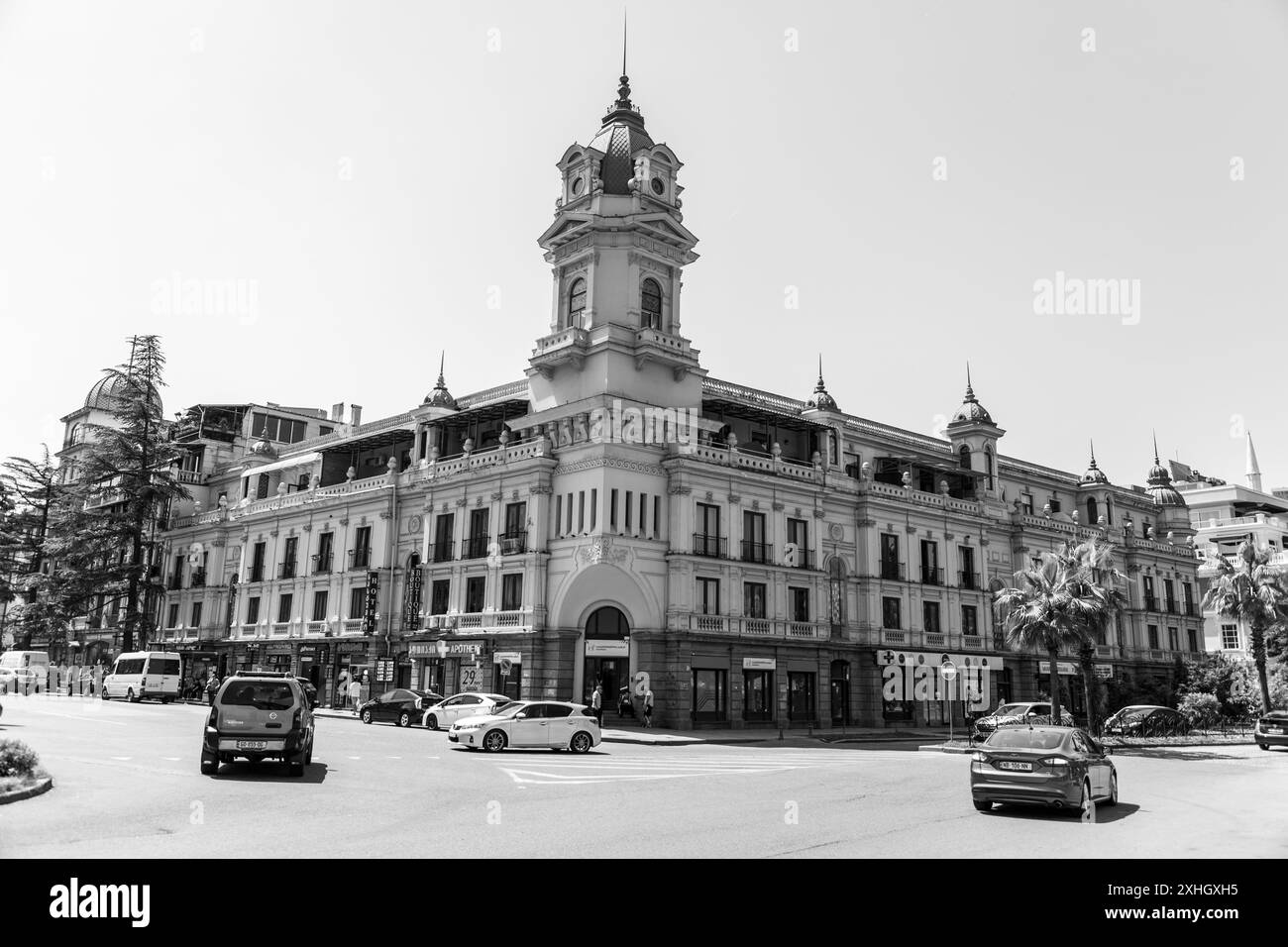 Batoumi, Géorgie - 13 JUIN 2024 : architecture géorgienne traditionnelle et vue sur la rue dans la ville de Batoumi, Adjara, Géorgie. Banque D'Images