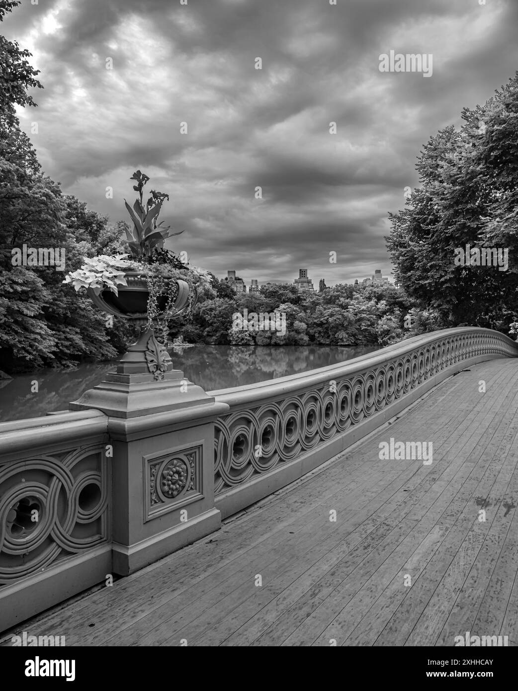 Bow Bridge, Central Park, New York City, tôt le matin en été Banque D'Images