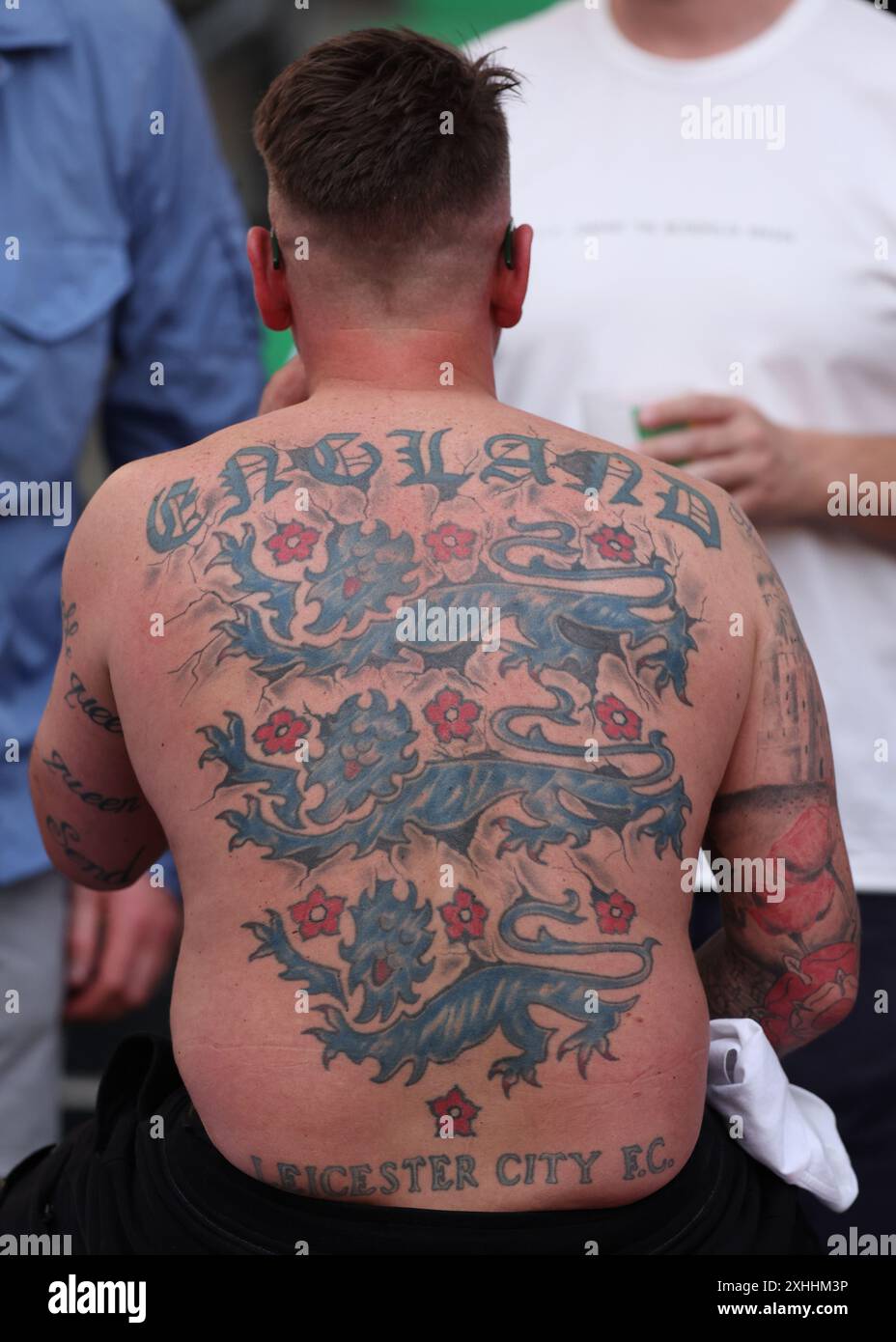Berlin, Allemagne. 14 juillet 2024. Un fan de l'Angleterre avec un énorme tatouage sur le dos avant le match final des Championnats d'Europe de l'UEFA à l'Olympiastadion de Berlin. Le crédit photo devrait se lire comme suit : David Klein/Sportimage crédit : Sportimage Ltd/Alamy Live News Banque D'Images