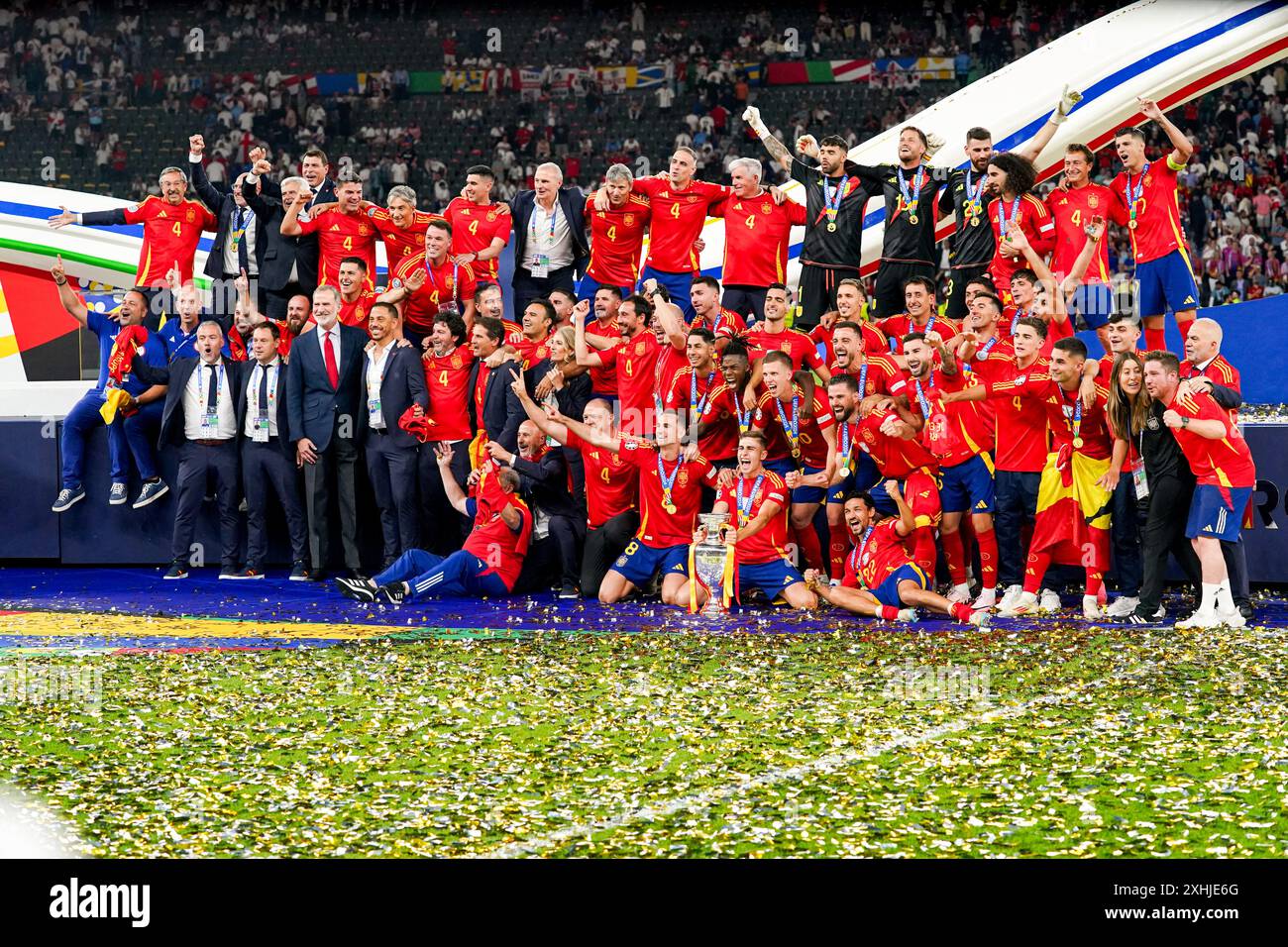 BERLIN, ALLEMAGNE - 14 JUILLET : joueurs espagnols vainqueurs de l'EURO 2024, David Raya d'Espagne, Daniel Carvajal d'Espagne, Robin le Normand d'Espagne, Nacho Fernandez d'Espagne, Daniel Vivian d'Espagne, Mikel Oyarzabal d'Espagne, Alvaro Morata d'Espagne, Fabian Ruiz d'Espagne, Joselu d'Espagne, Dani Olmo d'Espagne, Ferran Torres d'Espagne, Alejandro Grimaldo d'Espagne, Alex Remiro d'Espagne, Aymeric Laporte d'Espagne, Alejandro Baena d'Espagne, Rodri d'Espagne, Nico Williams d'Espagne, Martin Zubimendi d'Espagne, Lamine Yamal d'Espagne, Jesus Navas d'Espagne, Unai Simon d'Espagne, Marc Cucurella d'Espagne, Fermin Lopez de S. Banque D'Images