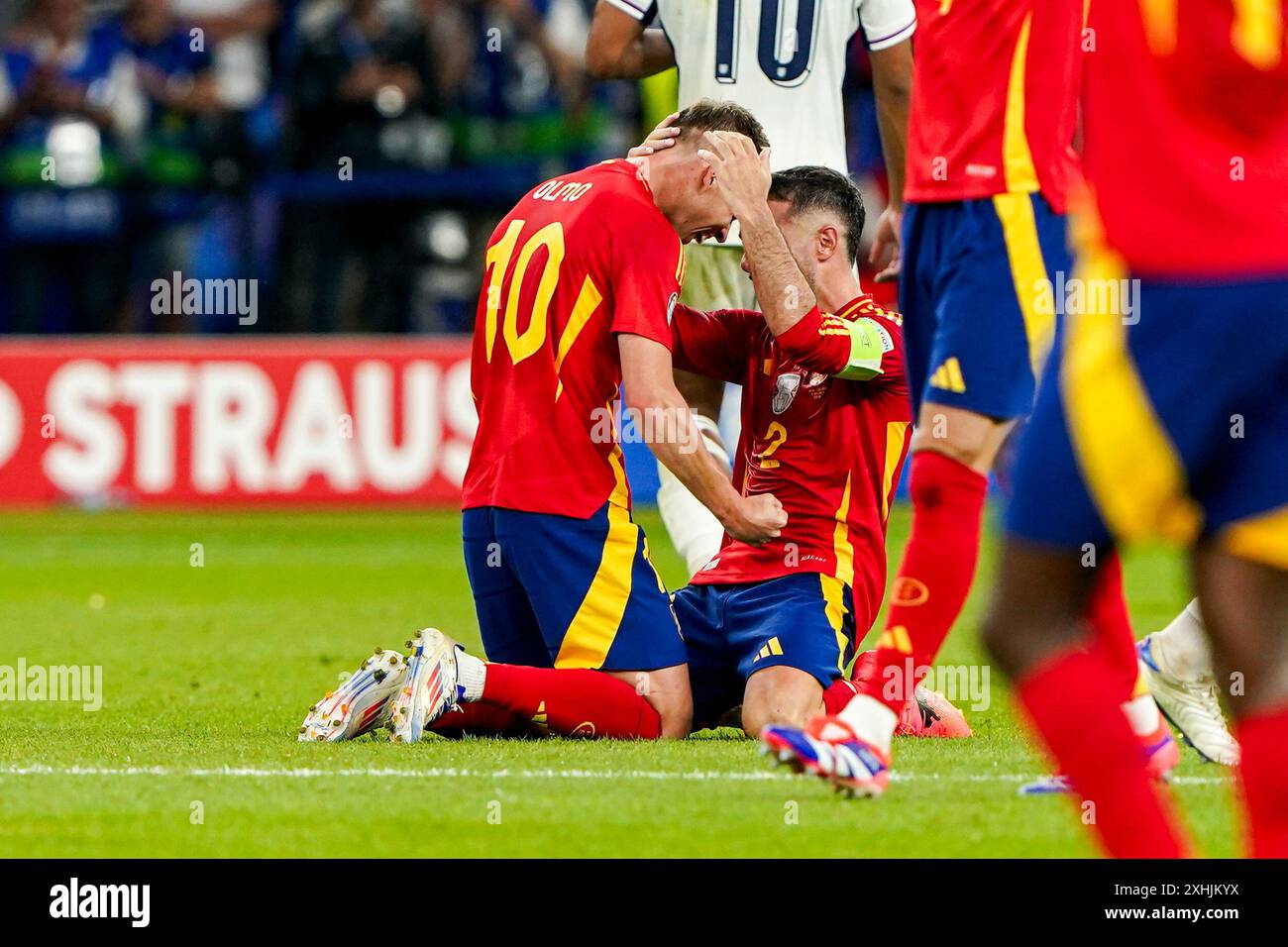 Berlin, Allemagne. 14 juillet 2024. BERLIN, ALLEMAGNE - 14 JUILLET : Dani Olmo d'Espagne, Daniel Carvajal d'Espagne célèbrent leur victoire lors de la finale de l'UEFA EURO 2024 entre l'Espagne et l'Angleterre à l'Olympiastadion le 14 juillet 2024 à Berlin, Allemagne. (Photo par Andre Weening/Orange Pictures) crédit : Orange pics BV/Alamy Live News Banque D'Images