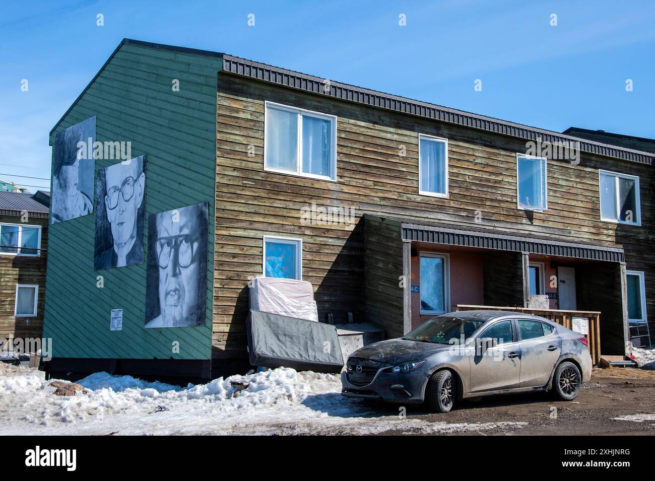 Trois personnes de Nunavut murale sur la rue Nipisa à Iqaluit, Nunavut, Canada Banque D'Images