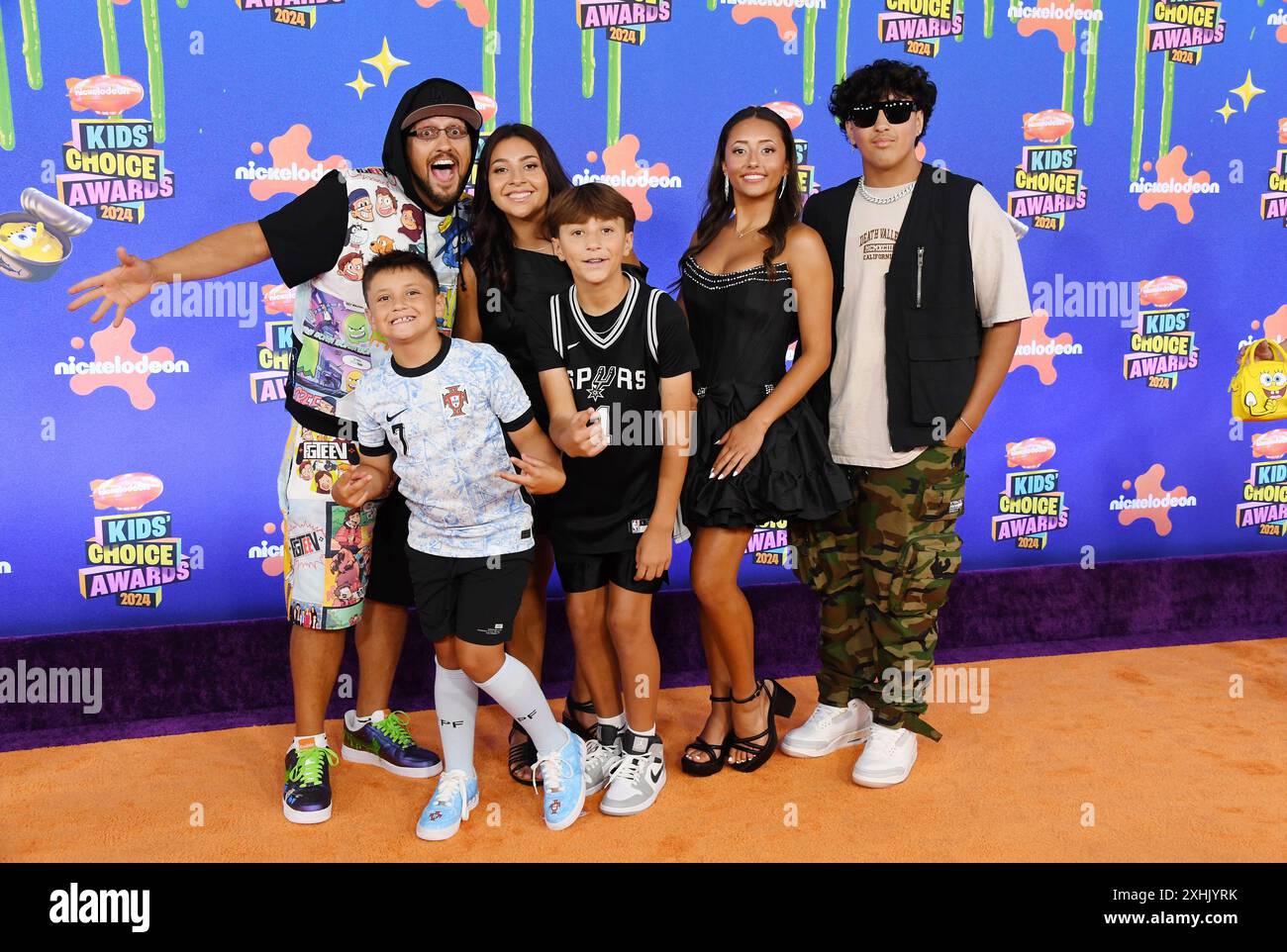 SANTA MONICA, CALIFORNIE - 13 JUILLET : Vincent carter, Lexi carter, Chase carter, Mike carter, Samantha carter et Shawn carter de FGTeeV assistent à ni Banque D'Images