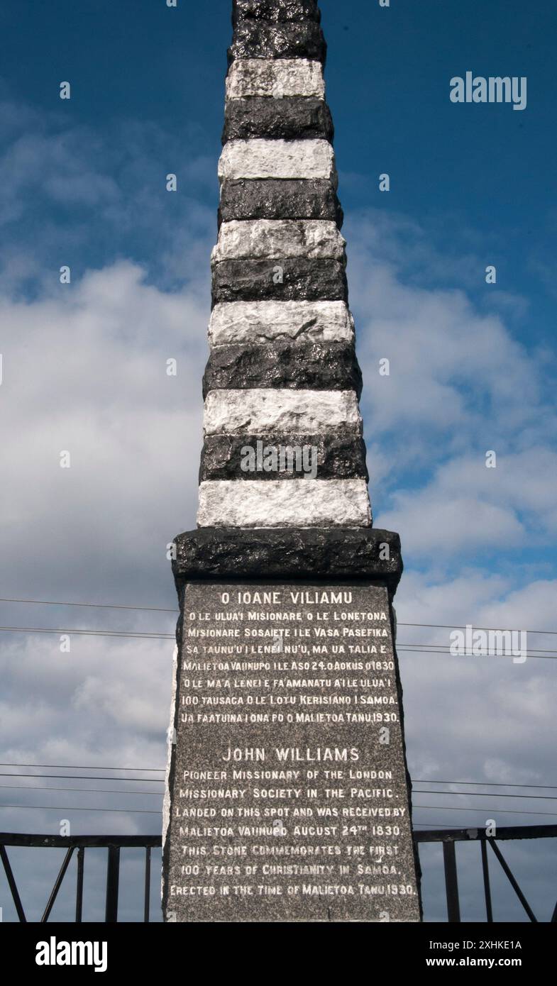 Monument sur Savai'i marquant le premier missionnaire chrétien, John Williams, débarquant dans les îles Samoa Banque D'Images