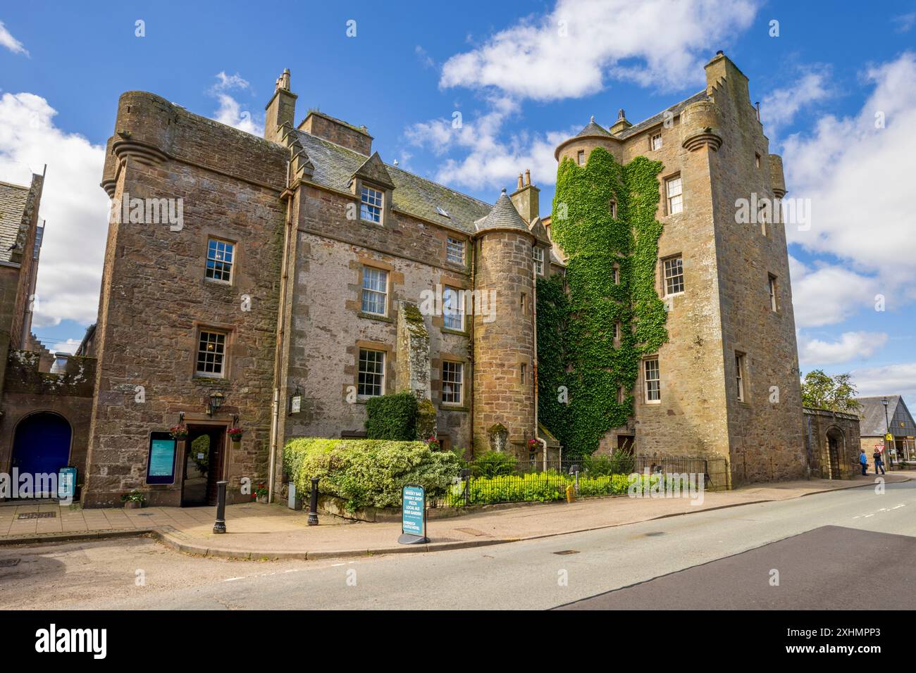 Les vestiges du château de Dornoch ou palais épiscopal, maintenant le Castle Hotel, Dornoch, Caithness, Écosse Banque D'Images