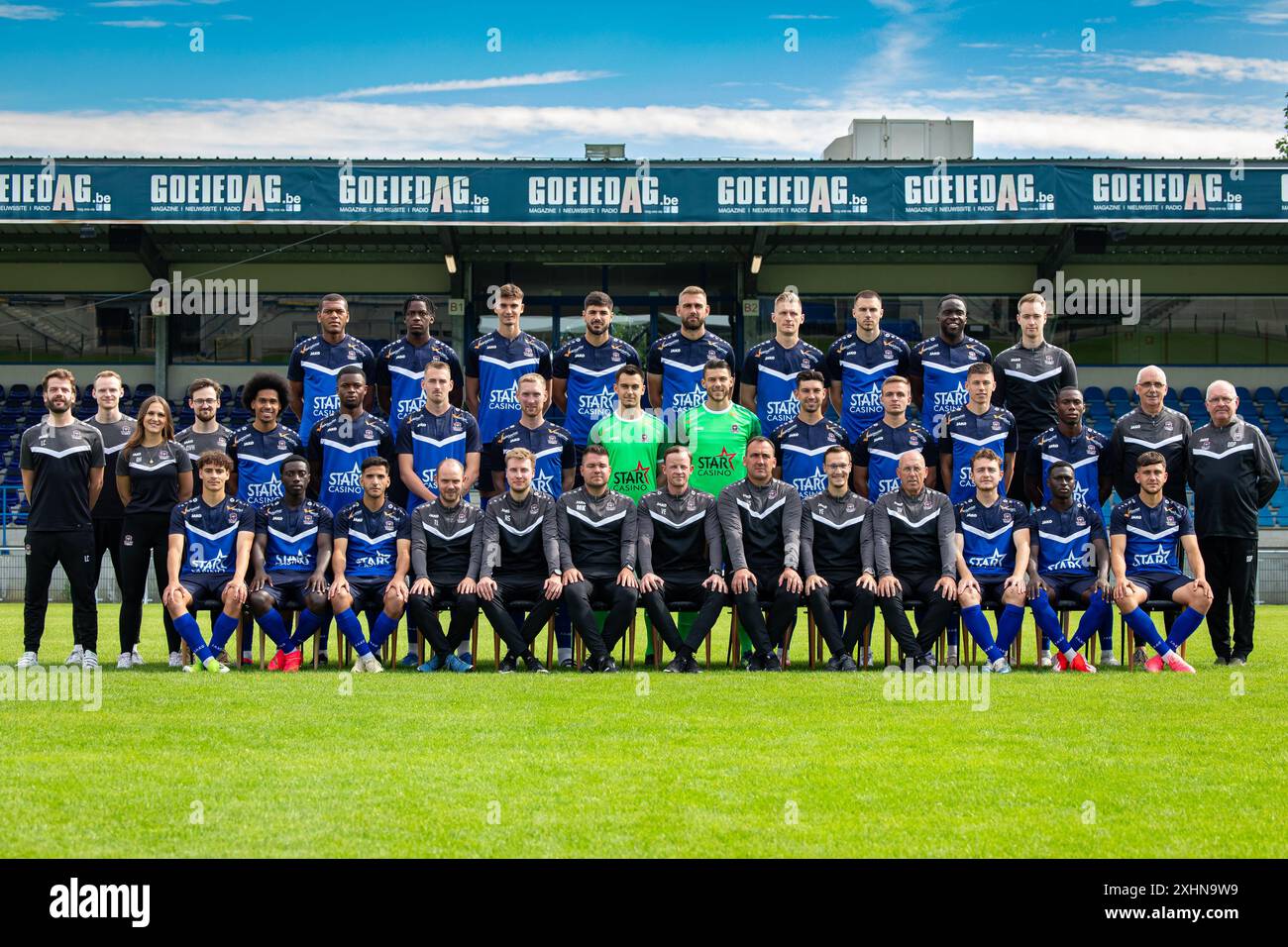 (En haut de la page, de gauche à droite) 15 Dender's Danny Fofana ; 77 Dender's Bruny Nsimba ; 18 Dender's Nathan Rodes ; 04 Dender's Kjetil Borry ; 21 Dender's Kobe Cools ; 22 Dender's Gilles Ruyssen ; 03 Dender's Joedrick Pupe ; 98 Dender's Jordy Soladio ; (au milieu de la gauche à droite) Lennert Callens; physiothérapeute de Dender, Maxime Bogaerts ; physiothérapeute de Dender, ans Huys ; physiothérapeute de Dender, Quinten Van Hulsel ; Malcolm Viltard de Dender ; Keres Masangu de Dender ; Kvet Roman de Dender ; Michael Lallemand de Dender ; 30 Guillaume Dietsch de Dender ; Julien Devriendt de Dender ; 10 poules Lennard de Dender Banque D'Images