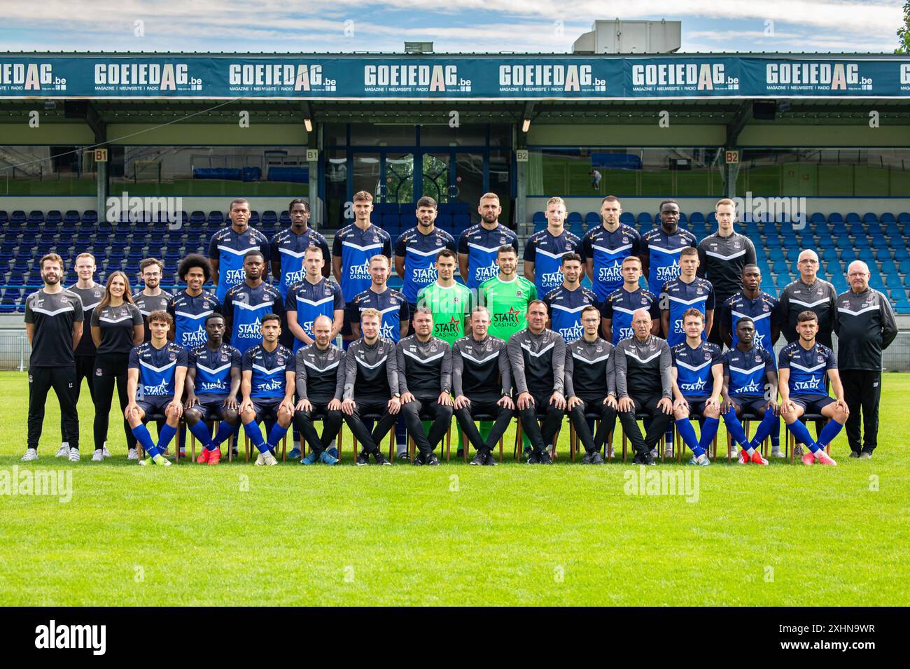 (En haut de la page, de gauche à droite) 15 Dender's Danny Fofana ; 77 Dender's Bruny Nsimba ; 18 Dender's Nathan Rodes ; 04 Dender's Kjetil Borry ; 21 Dender's Kobe Cools ; 22 Dender's Gilles Ruyssen ; 03 Dender's Joedrick Pupe ; 98 Dender's Jordy Soladio ; (au milieu de la gauche à droite) Lennert Callens; physiothérapeute de Dender, Maxime Bogaerts ; physiothérapeute de Dender, ans Huys ; physiothérapeute de Dender, Quinten Van Hulsel ; Malcolm Viltard de Dender ; Keres Masangu de Dender ; Kvet Roman de Dender ; Michael Lallemand de Dender ; 30 Guillaume Dietsch de Dender ; Julien Devriendt de Dender ; 10 poules Lennard de Dender Banque D'Images