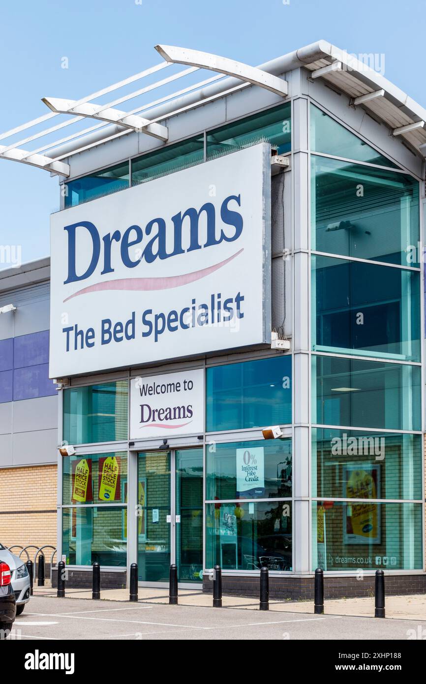 Dreams, un point de vente de lits au Staples Corner Retail Park, dans le nord de Londres, au Royaume-Uni Banque D'Images