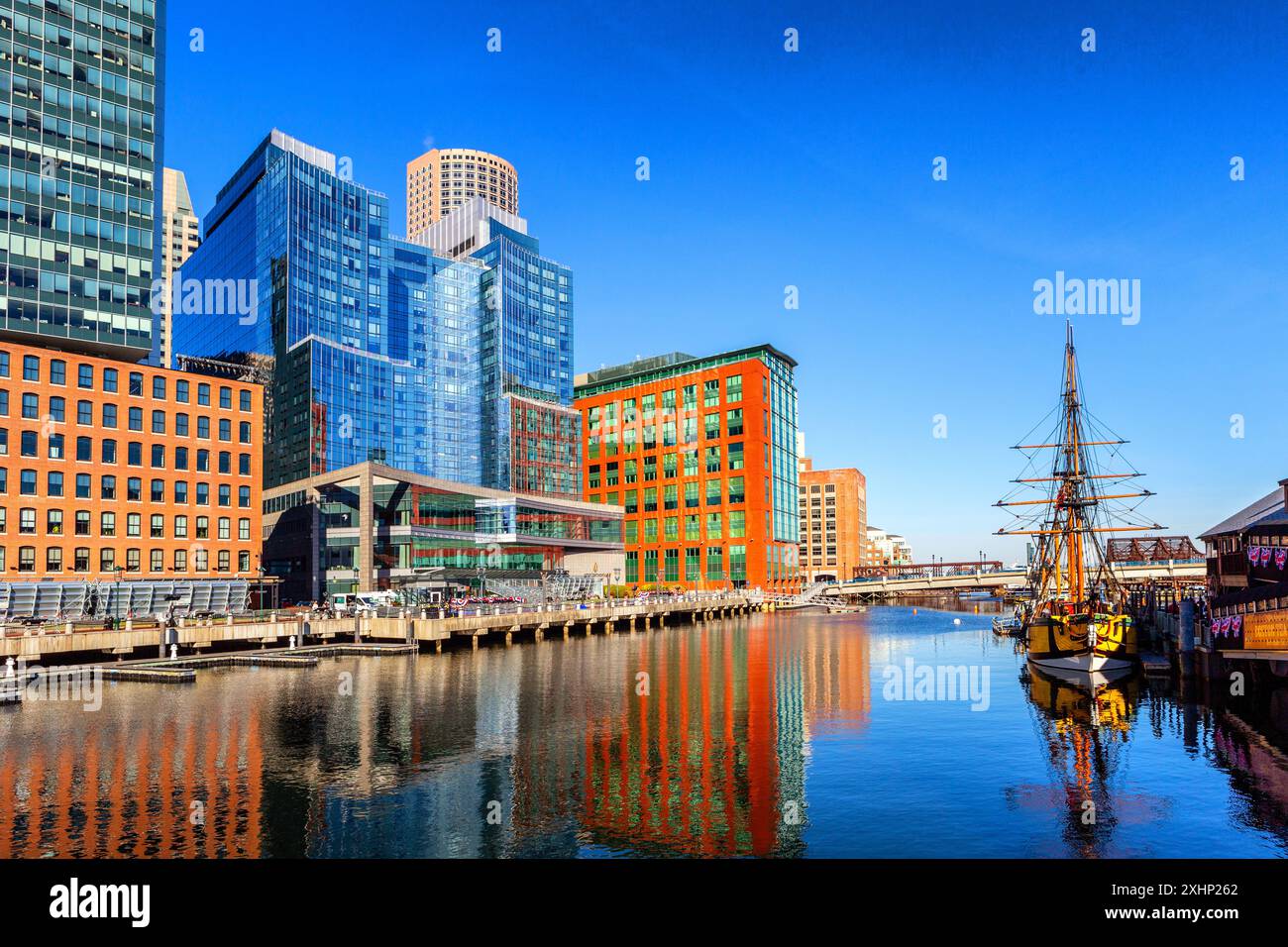 Boston, Massachusetts. Vue sur le front de mer du centre-ville de Boston et son quartier des affaires et financier. Banque D'Images