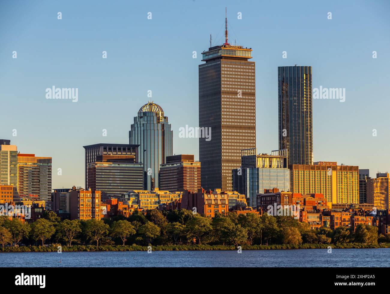 Boston Massachusetts. Vue sur la rivière Charles en direction du quartier de Back Bay à Boston. Coucher de soleil l'après-midi Banque D'Images