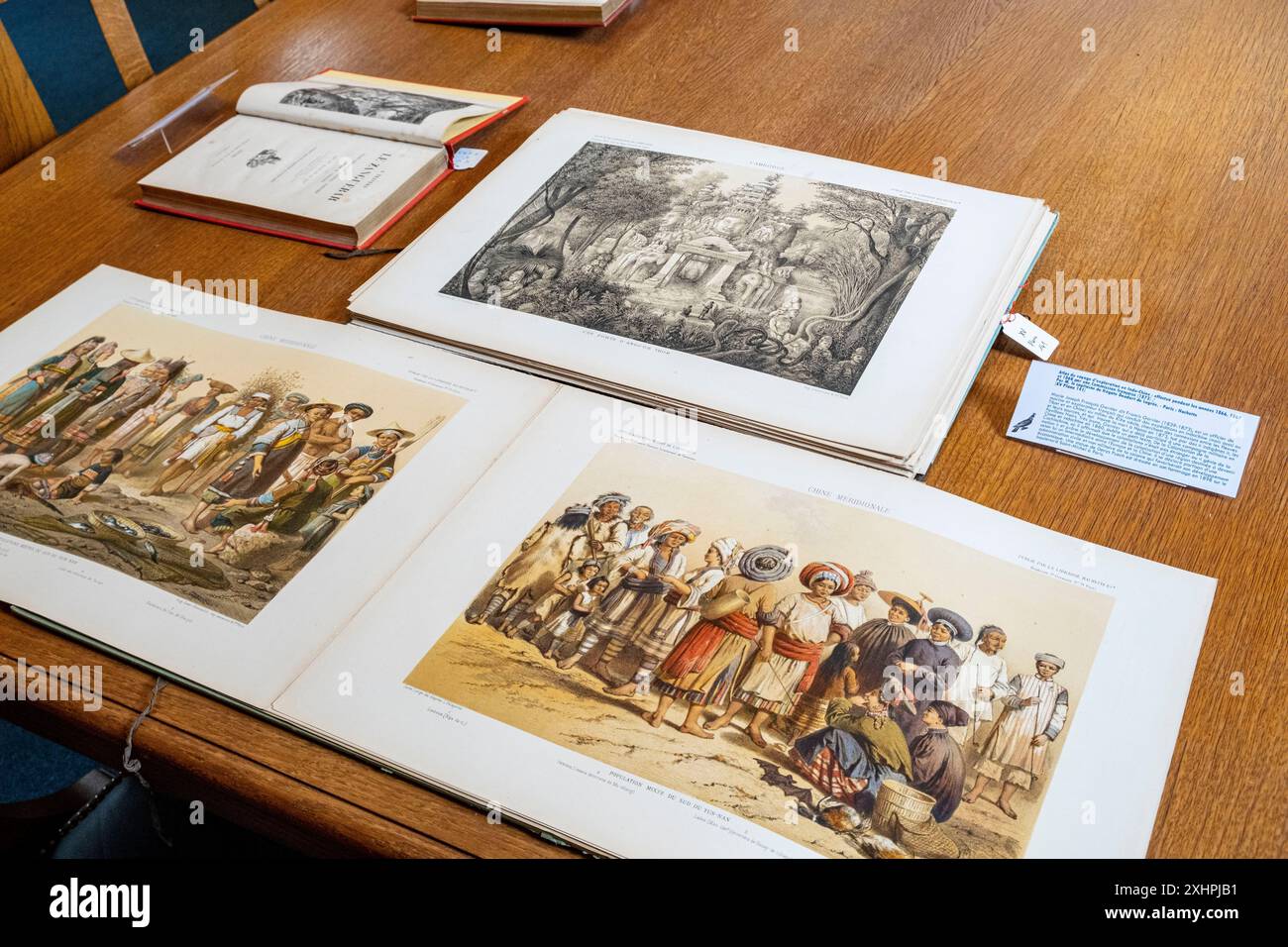 France, Paris, le Collège de France, la salle de réunion des professeurs, livres anciens liés à l'histoire du Collège Banque D'Images