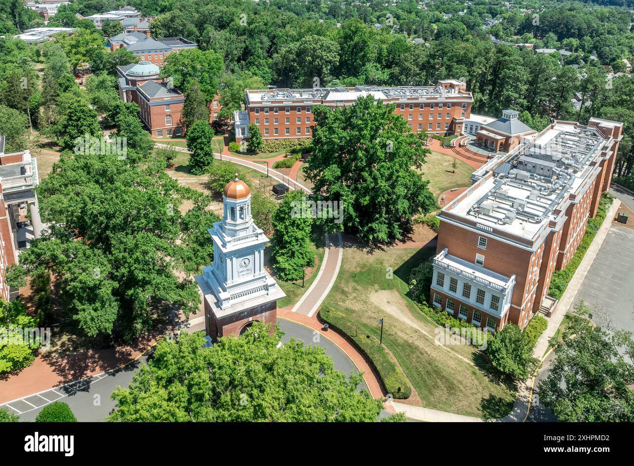 Vue aérienne des bâtiments de l'Université Mary Washington à Fredericksburg, Virginie : Dodd Auditorium, Jefferson Hall, Bushnell Hall, Framar House Banque D'Images