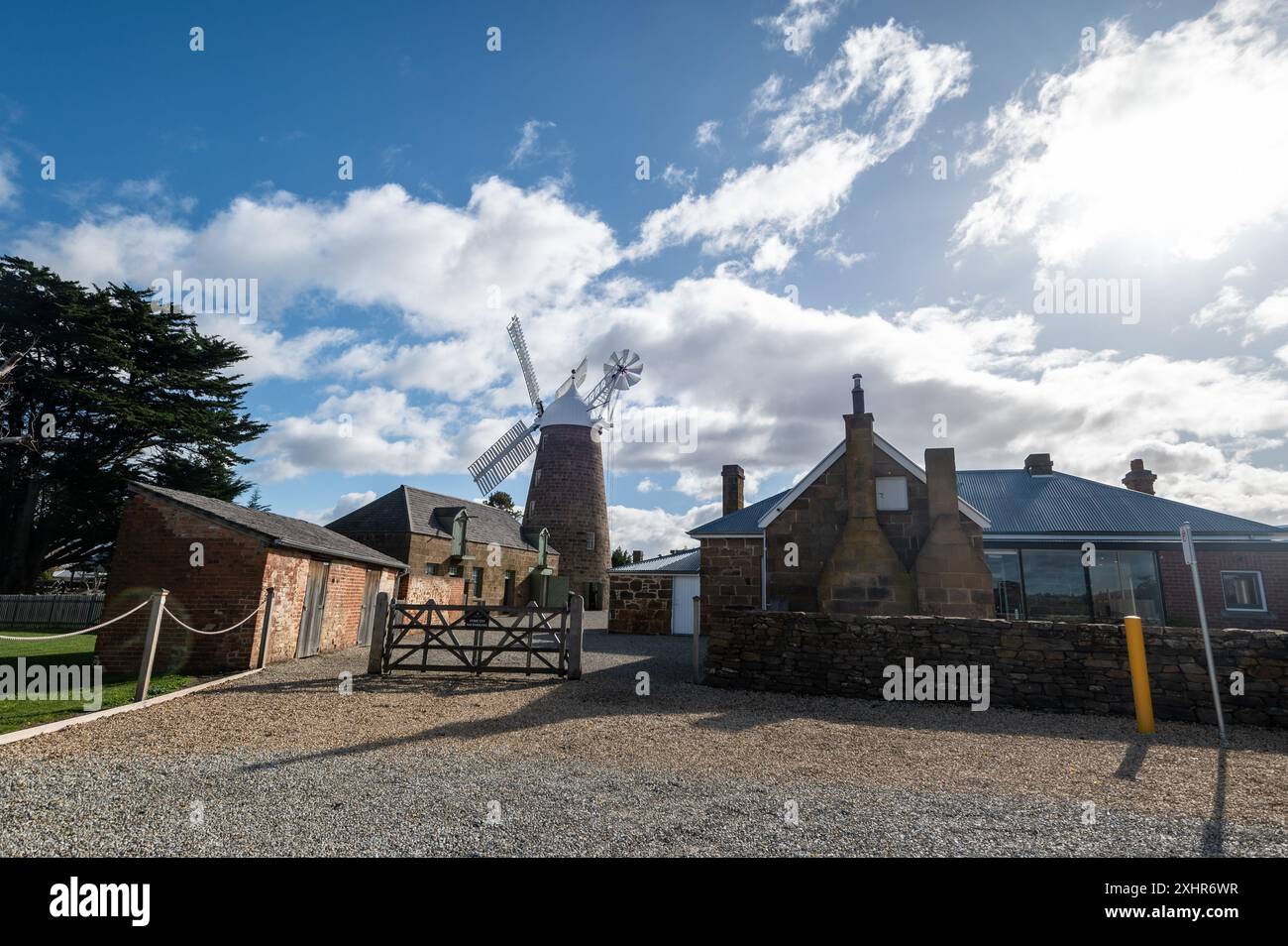 Le moulin de Callington a été construit en 1837 à Oatlands, Tasmanie, Australie. Le moulin de 15 mètres de haut a été construit par l'anglais John Vincent basé sur sa conception Banque D'Images