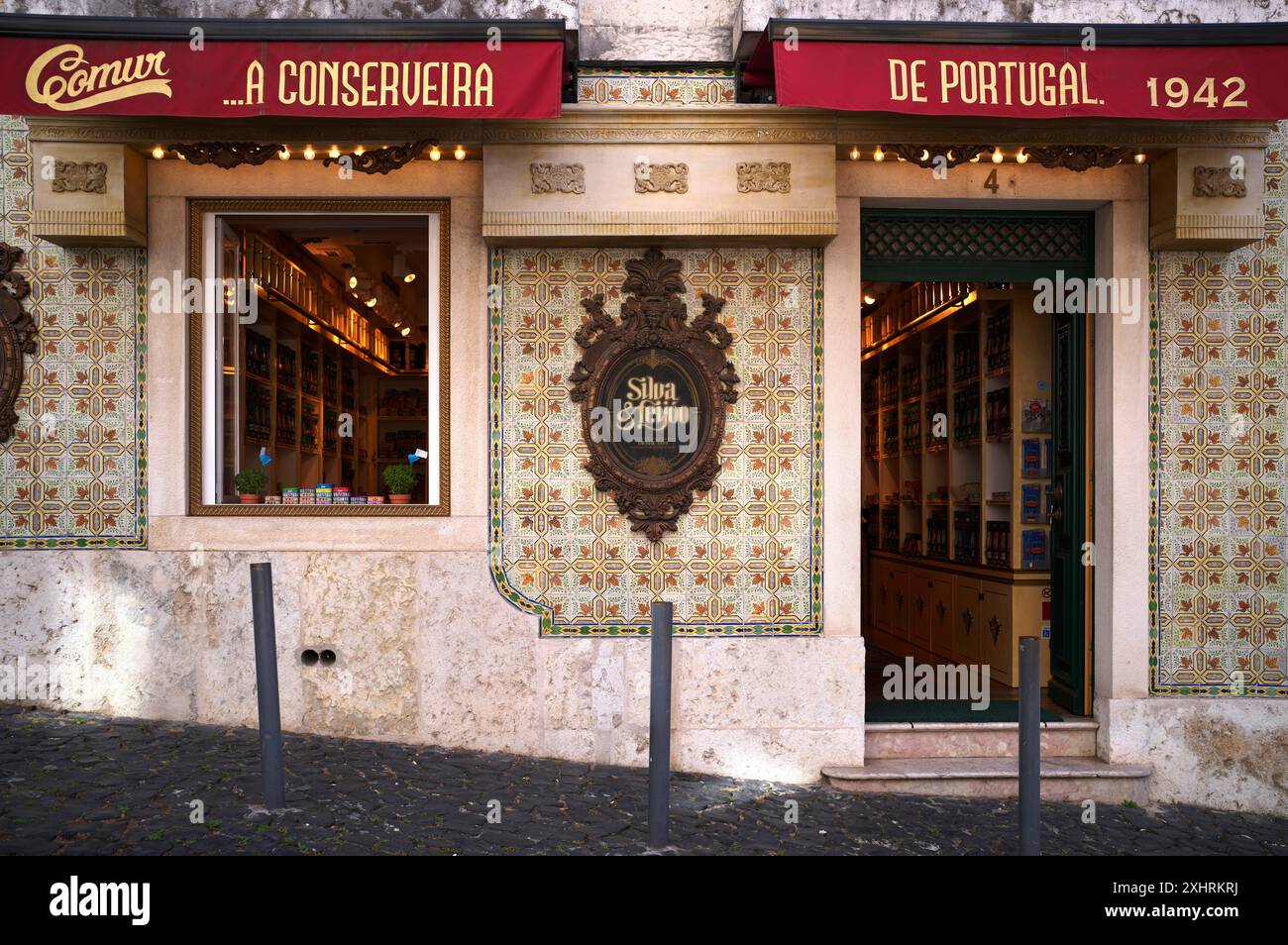 Pub, Tapas Bar, façade de maison, Azulejos, carrelage, décoration carrelage, Lisbonne, Portugal Banque D'Images