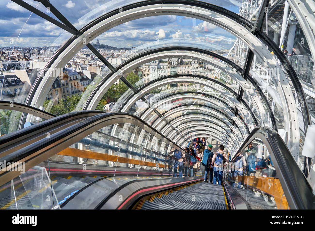Ascenseurs, Centre George Pompidou, Musée National d’Art moderne, Paris, France, Europe Banque D'Images