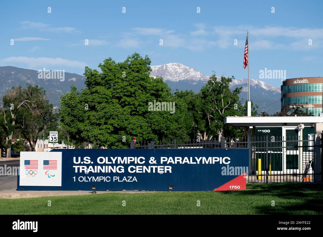 Centre d'entraînement olympique et paralympique AMÉRICAIN à Colorado Springs, Colorado. De l'entrée de Boulder Street. Banque D'Images