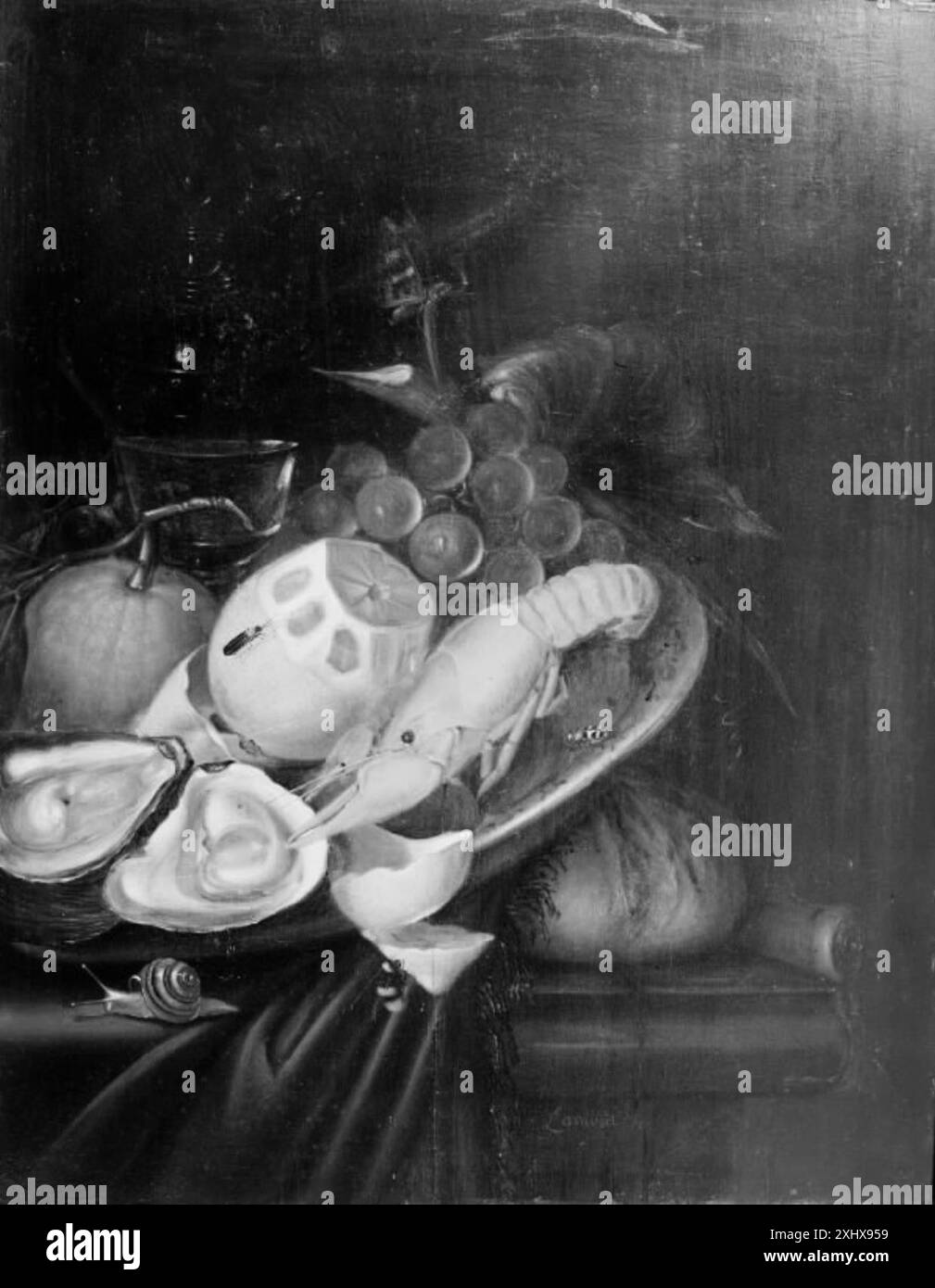 Peinture de natures mortes représentant un homard cuit et un citron disposés sur une table, soulignant les textures et la composition détaillées. Banque D'Images