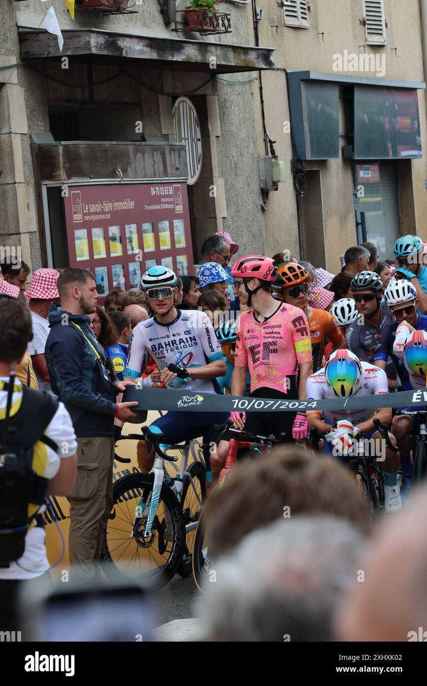 Cyclistes sur le Tour de France 2024 à Evaux les bains Banque D'Images