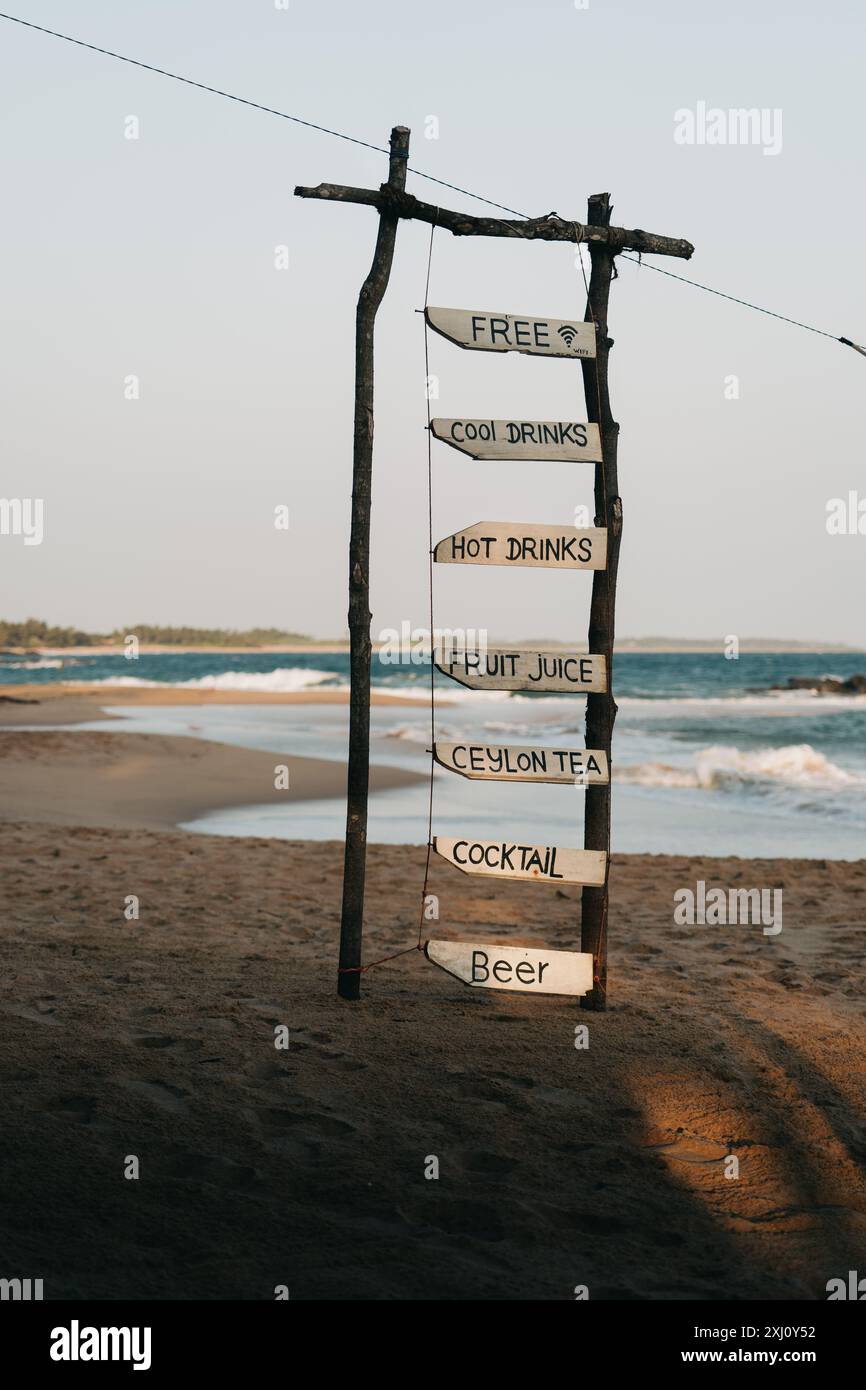 Signe à la plage. Sri Lanka, province du Sud, Hambantota, Tangalle. Banque D'Images