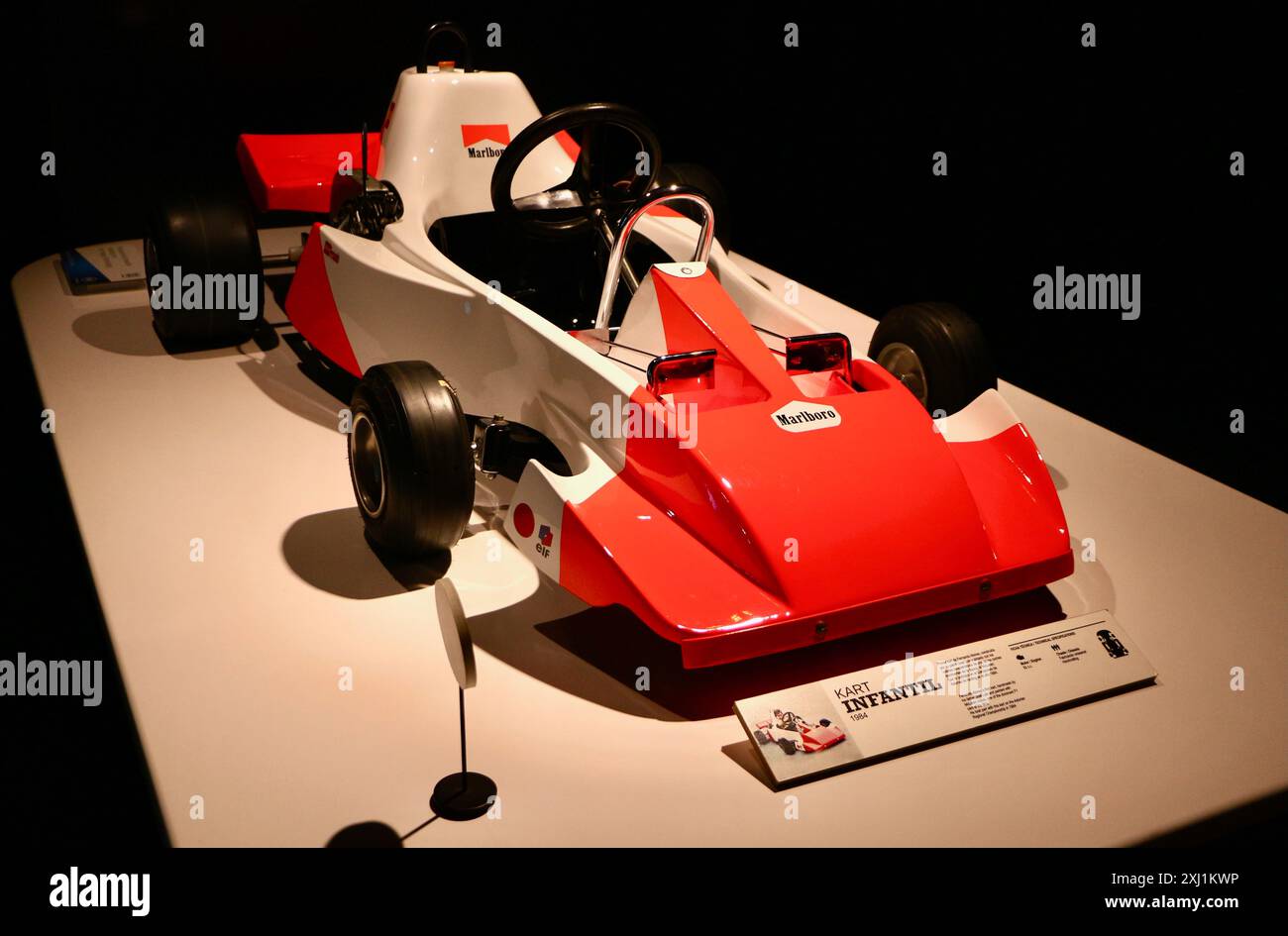 Premier Go-kart du début de carrière de Fernando Alonso champion du monde de formule 1 pilote de course Musée et circuit Llanera Asturies Espagne Banque D'Images