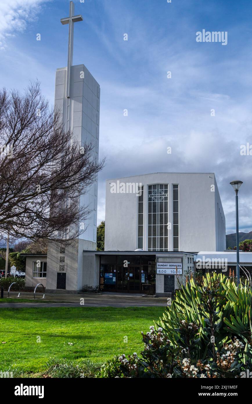 James Anglican Church, Modernist style by Ron Muston, King, Cook & Dawson and the Structon Group, 1955-7, Lower Hutt, North Island, Nouvelle-Zélande Banque D'Images