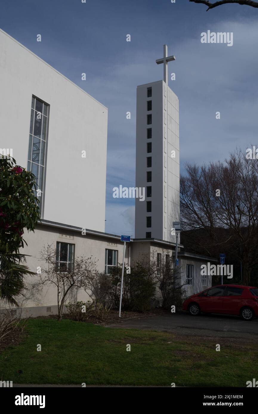 James Anglican Church, Modernist style by Ron Muston, King, Cook & Dawson and the Structon Group, 1955-7, Lower Hutt, North Island, Nouvelle-Zélande Banque D'Images