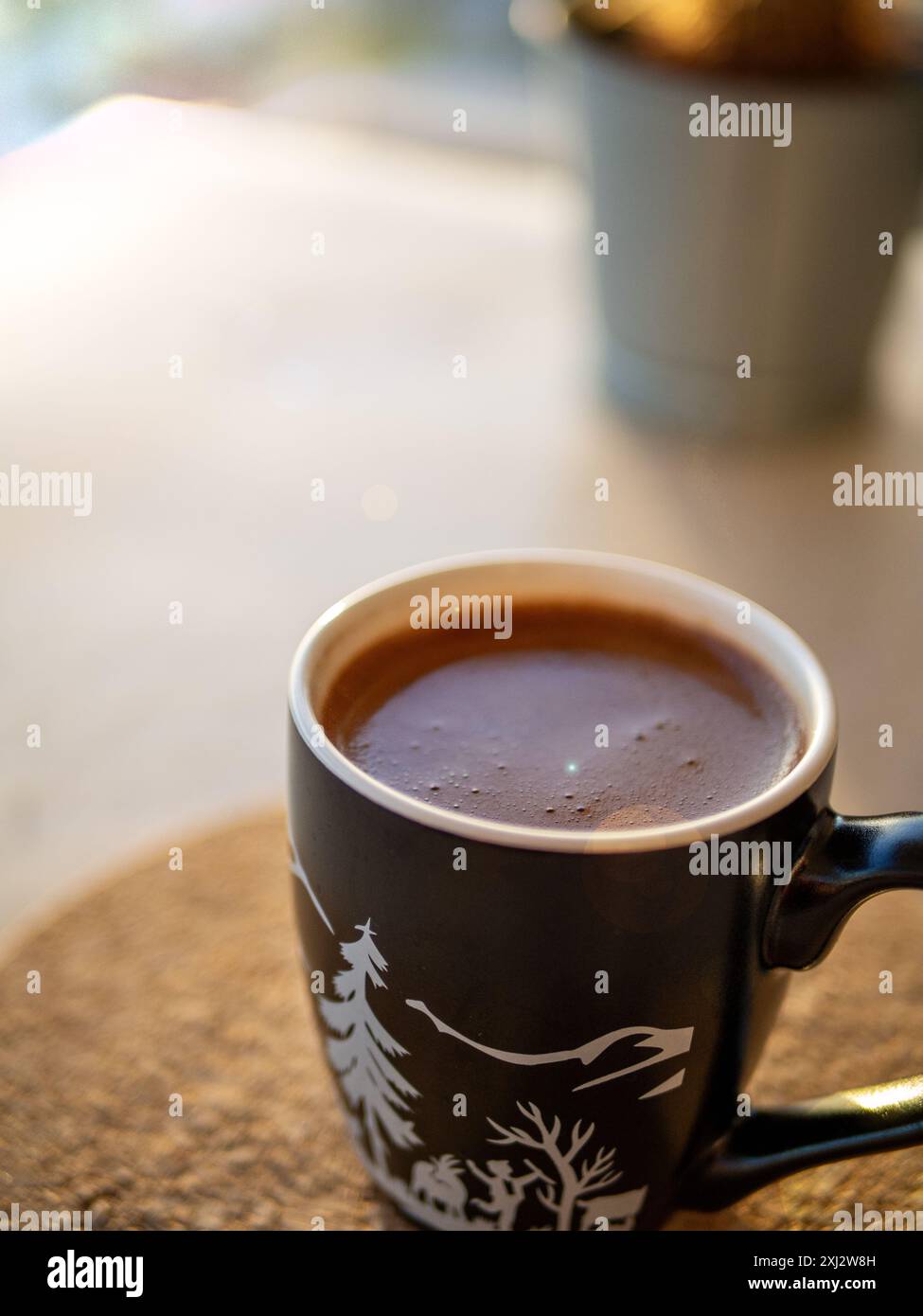 Présentation traditionnelle de café turc au coucher du soleil Banque D'Images