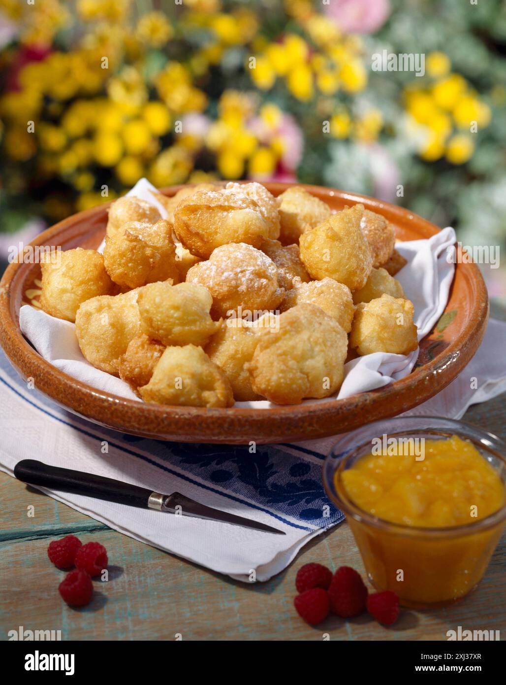 Donuts avec confiture d'abricot Banque D'Images