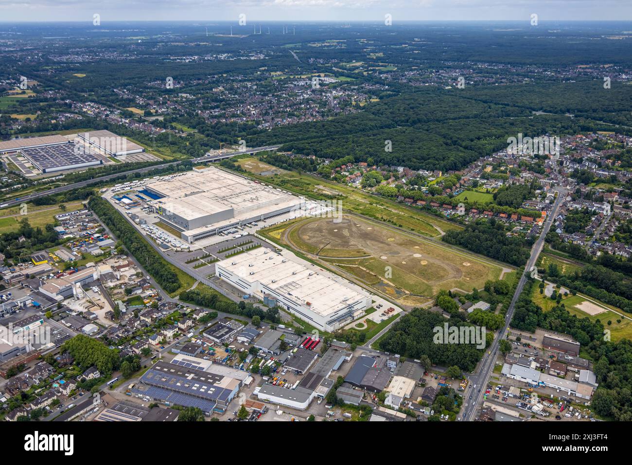 Luftbild, Gewerbegebiet Schwarze Heide, Edeka Zentrallager Logistikzentrum, an der Autobahn A3, Baustelle und Picnic E-Food-Lager, Goldammerweg, Waldteich, Oberhausen, Ruhrgebiet, Nordrhein-Westfalen, Deutschland ACHTUNGxMINDESTHONORARx60xEURO *** vue aérienne, zone industrielle Schwarze Heide, centre logistique d'entrepôt central Edeka, sur l'autoroute A3, chantier et pique-nique E entrepôt alimentaire, Goldammerweg, Waldteich, Oberhausen, Ruhr, Rhénanie du Nord-Westphalie, Allemagne ACHTUNGxMINDESTHONORARx60xEURO Banque D'Images