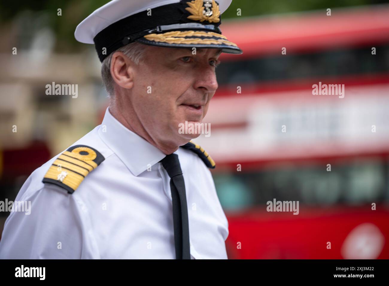 Londres, Royaume-Uni. 16 juillet 2024. Le chef d'état-major de la Défense, l'amiral Sir Tony Radakin quitte le Cabinet Office 70 Whitehall London UK crédit : Ian Davidson/Alamy Live News Banque D'Images