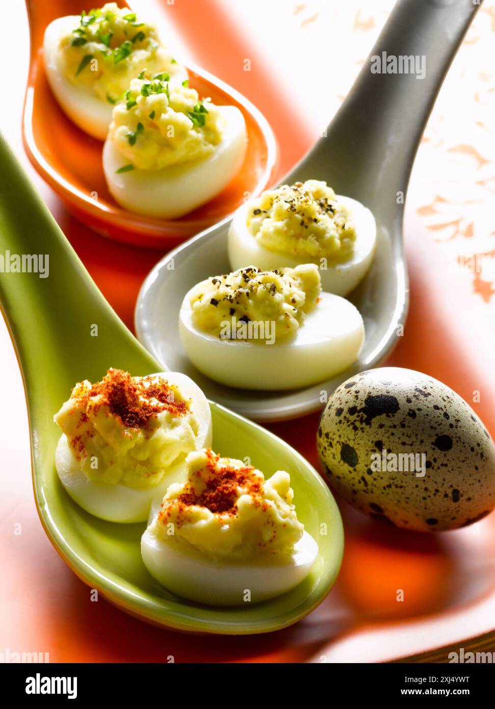 Oeuf de caille,mimosa,le cumin paprika poivre et persil Banque D'Images