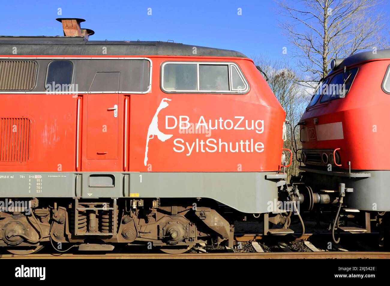 Gros plan du train rouge Sylt Shuttle avec le logo DB AutoZug, Sylt, île de Frise du Nord, Schleswig-Holstein, Allemagne Banque D'Images